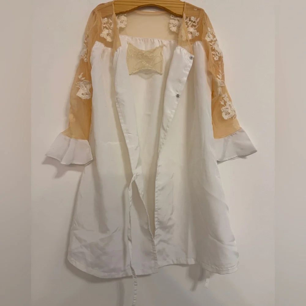 Charming White and Tan Kids Lace Flower Girl Robe